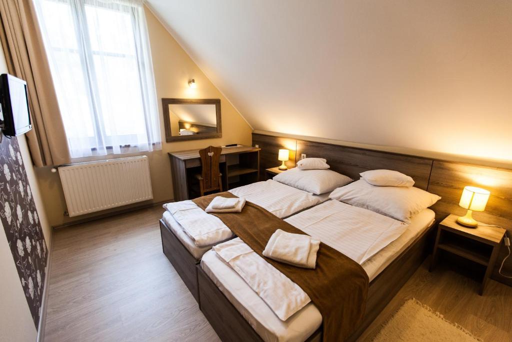 Piroska Csarda Es Panzio Bed & Breakfast Siofok Bagian luar foto