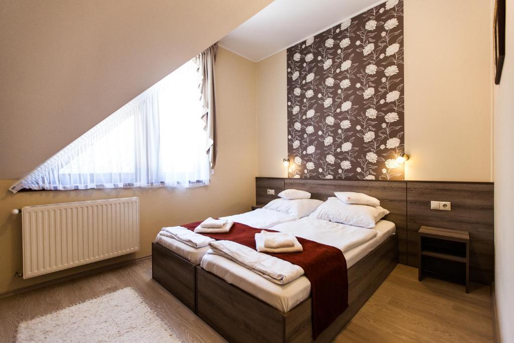 Piroska Csarda Es Panzio Bed & Breakfast Siofok Ruang foto