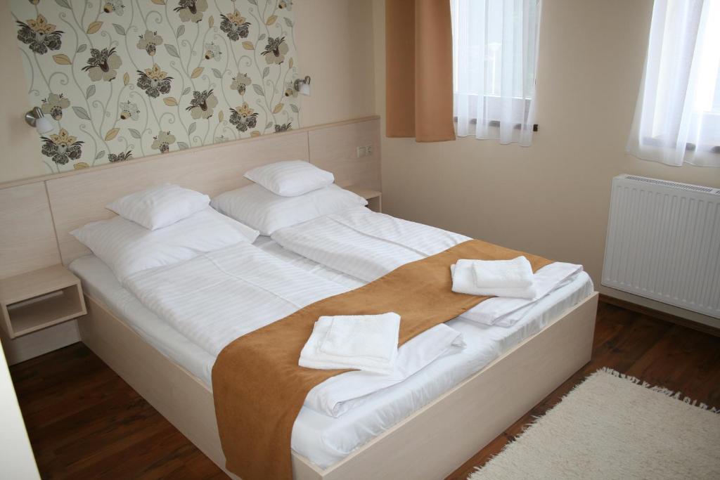 Piroska Csarda Es Panzio Bed & Breakfast Siofok Bagian luar foto