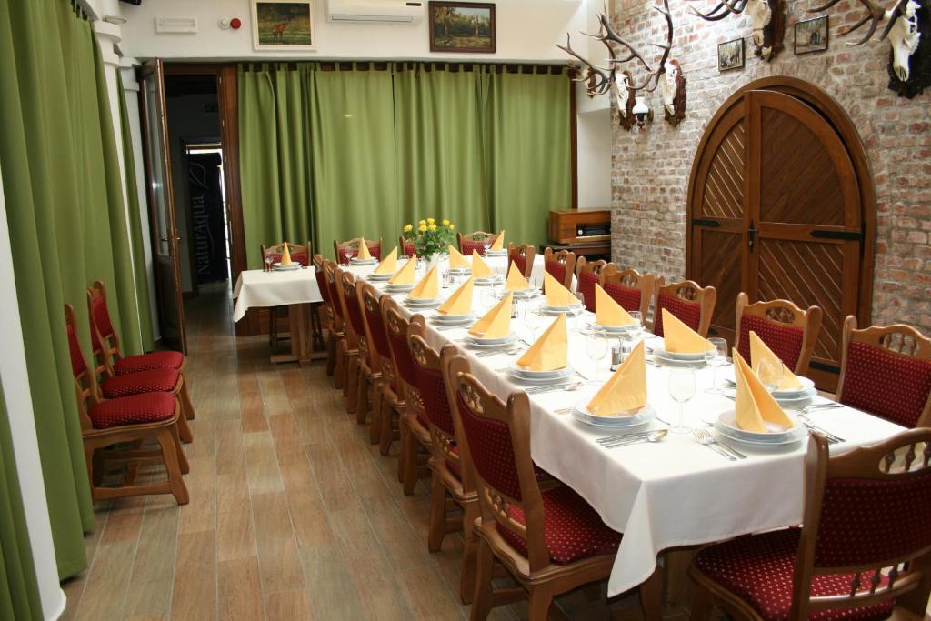 Piroska Csarda Es Panzio Bed & Breakfast Siofok Bagian luar foto